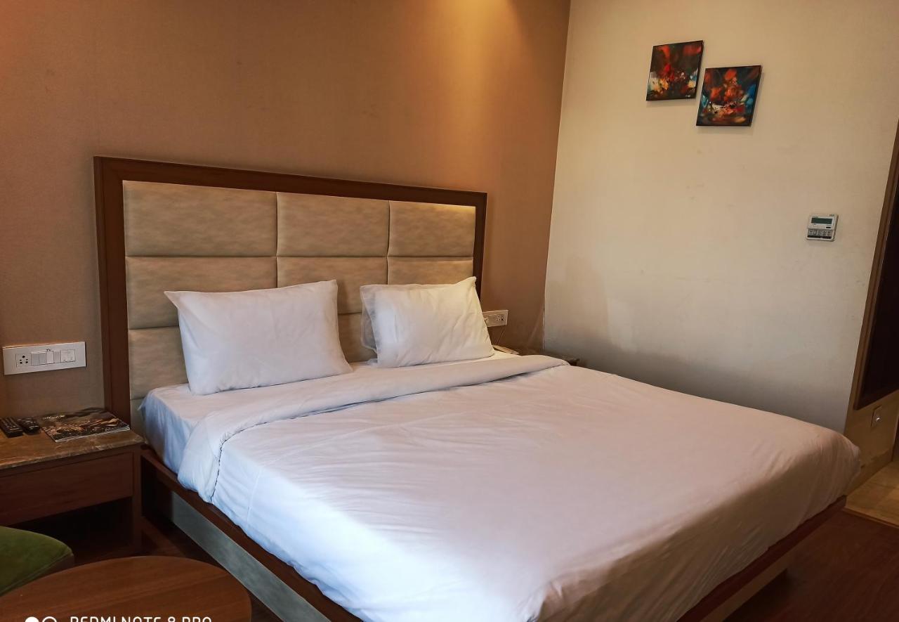 Hotel Maple Grand Agra  Esterno foto
