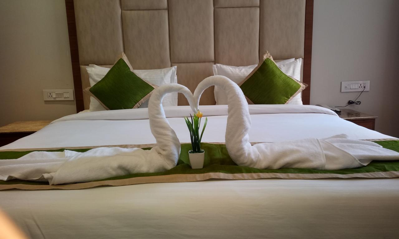 Hotel Maple Grand Agra  Esterno foto