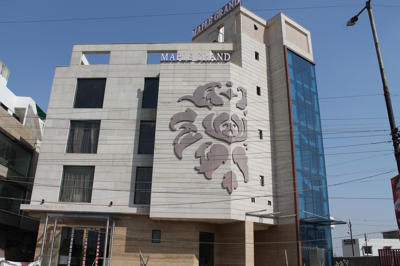 Hotel Maple Grand Agra  Esterno foto