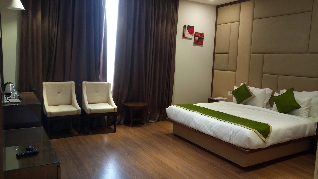 Hotel Maple Grand Agra  Esterno foto