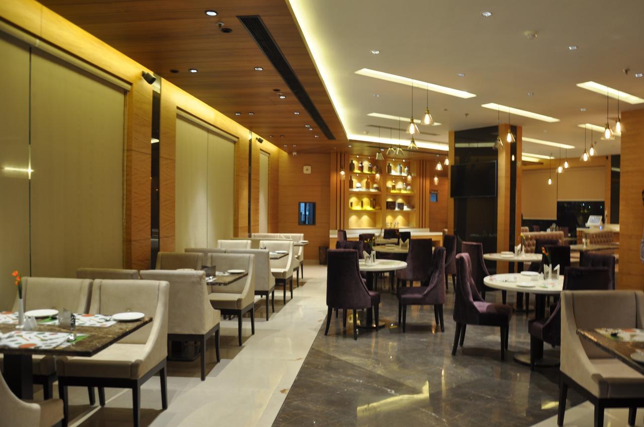 Hotel Maple Grand Agra  Esterno foto