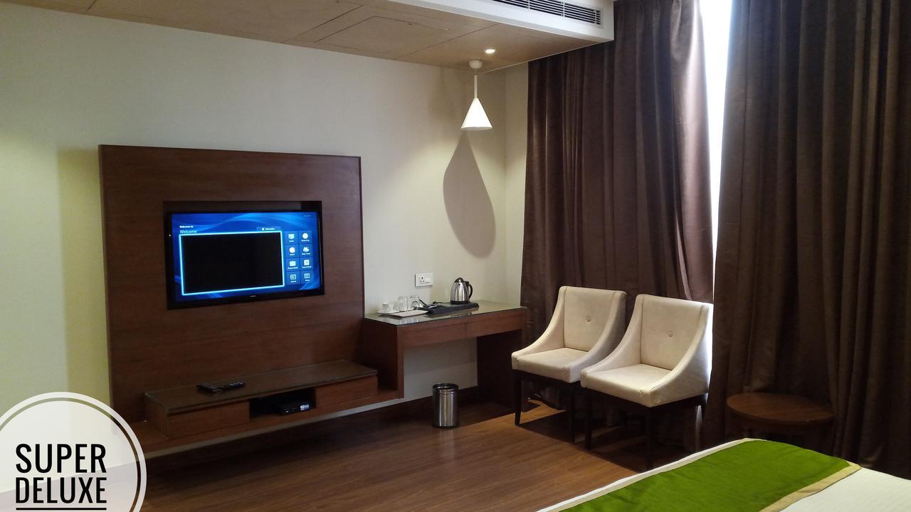 Hotel Maple Grand Agra  Esterno foto