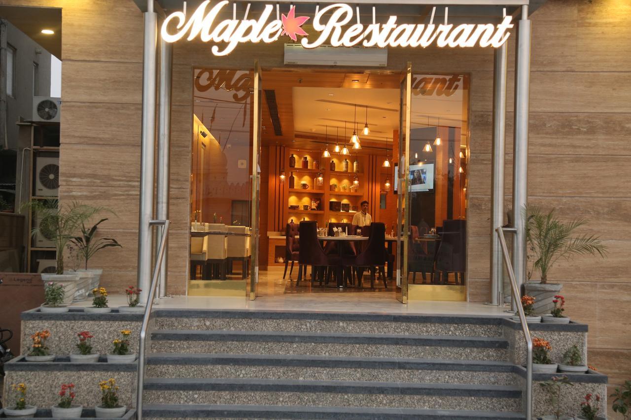 Hotel Maple Grand Agra  Esterno foto