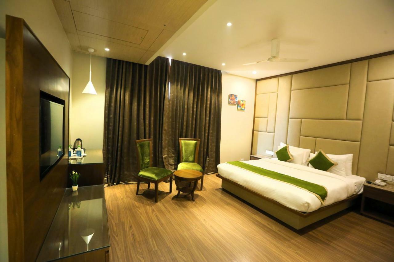 Hotel Maple Grand Agra  Esterno foto