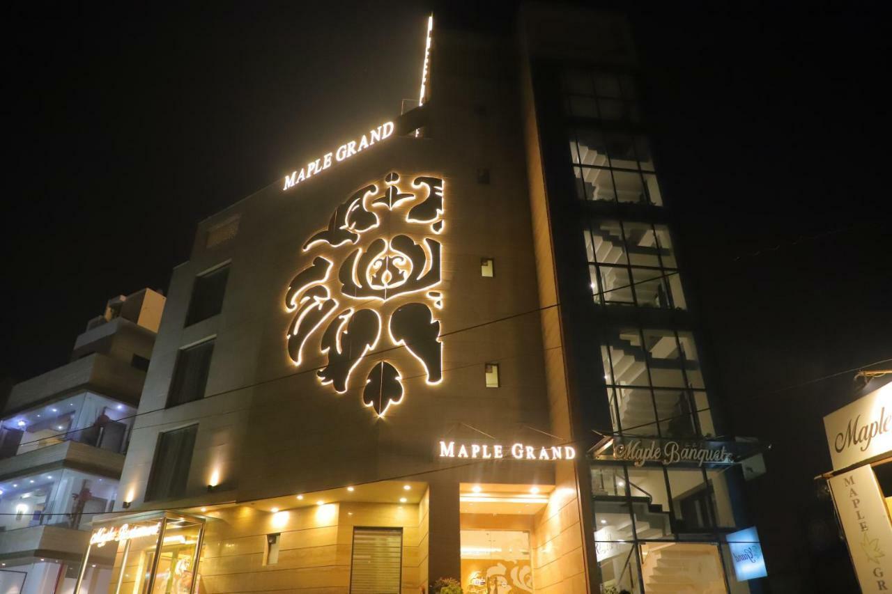 Hotel Maple Grand Agra  Esterno foto