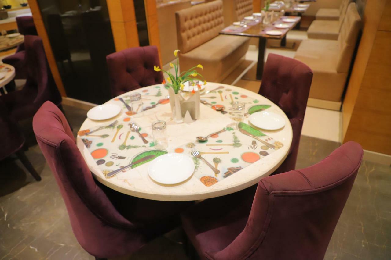 Hotel Maple Grand Agra  Esterno foto