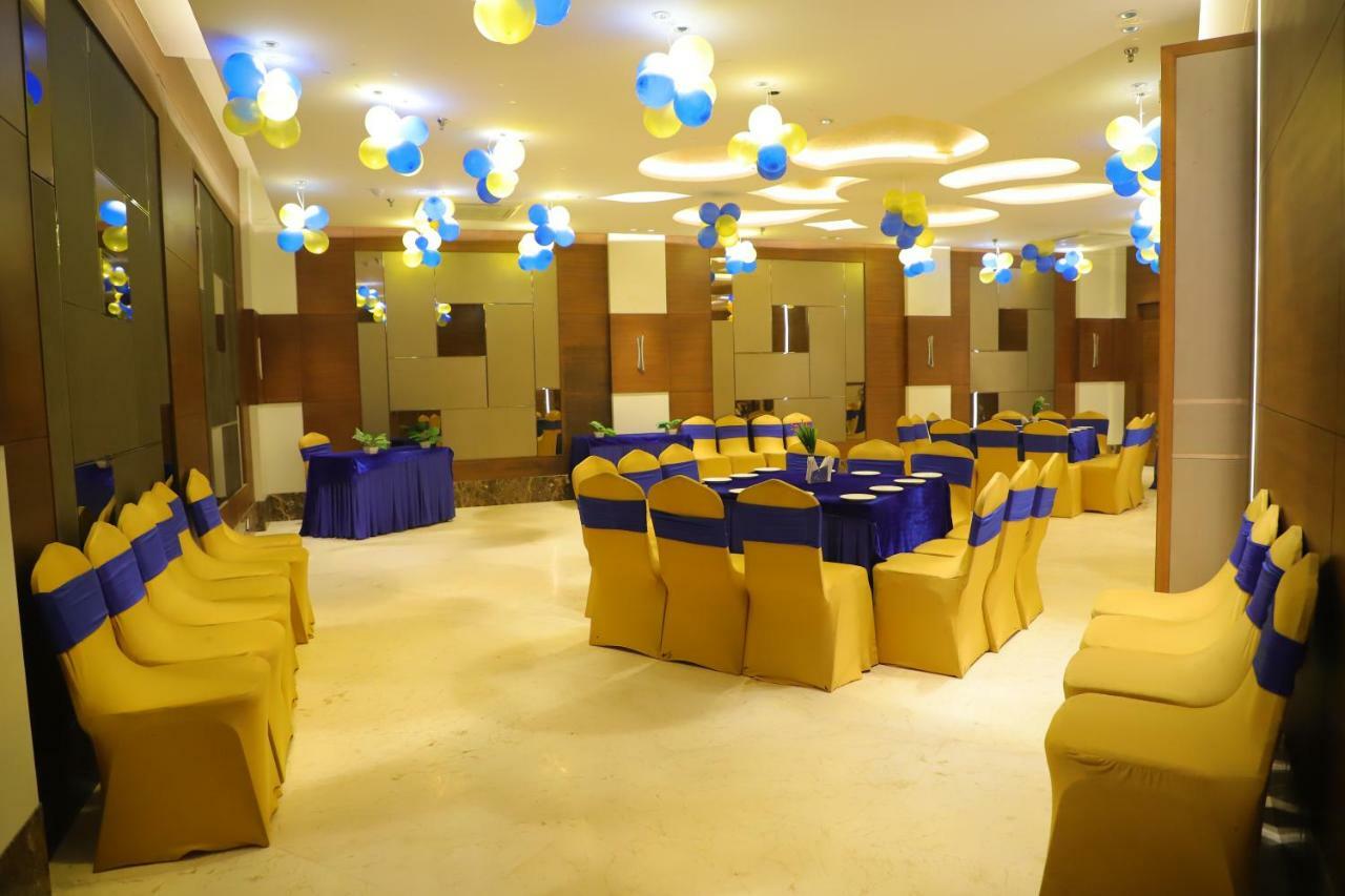 Hotel Maple Grand Agra  Esterno foto