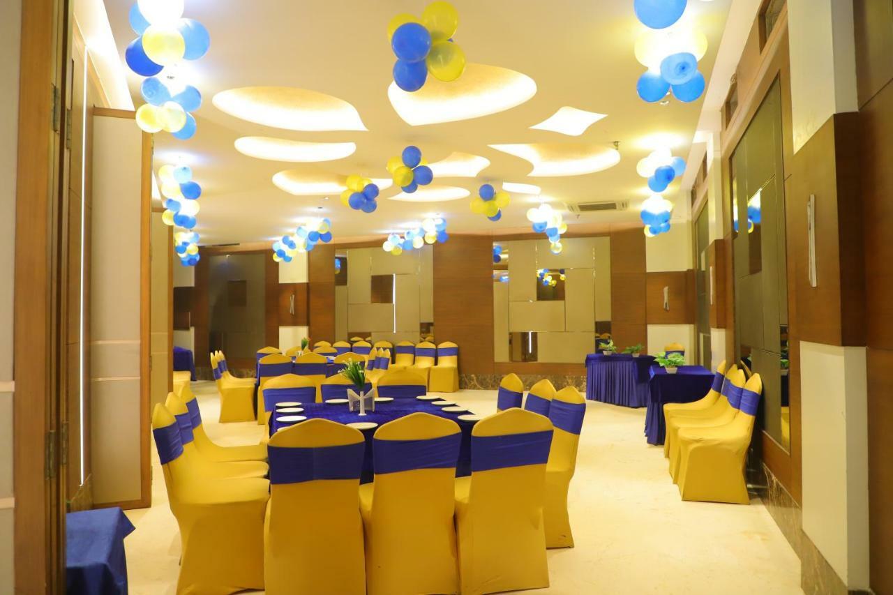 Hotel Maple Grand Agra  Esterno foto