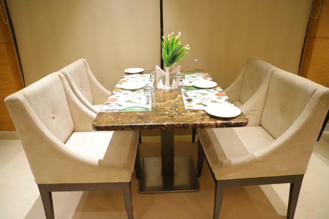 Hotel Maple Grand Agra  Esterno foto