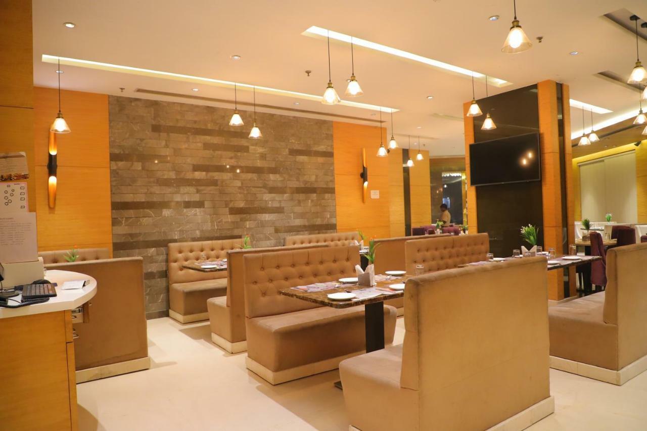 Hotel Maple Grand Agra  Esterno foto