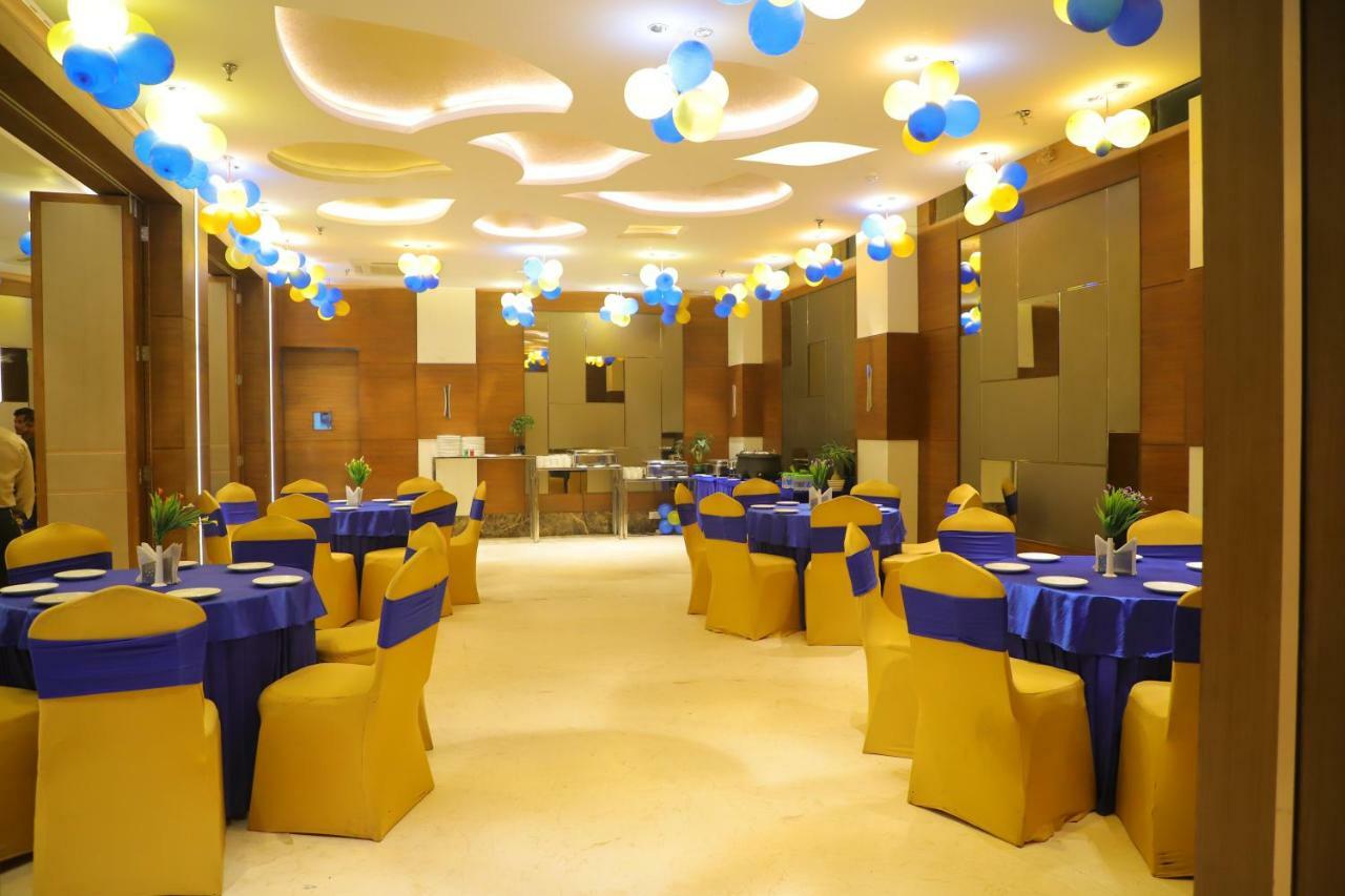 Hotel Maple Grand Agra  Esterno foto