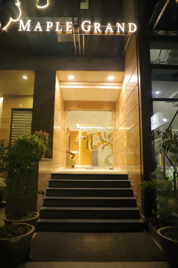 Hotel Maple Grand Agra  Esterno foto